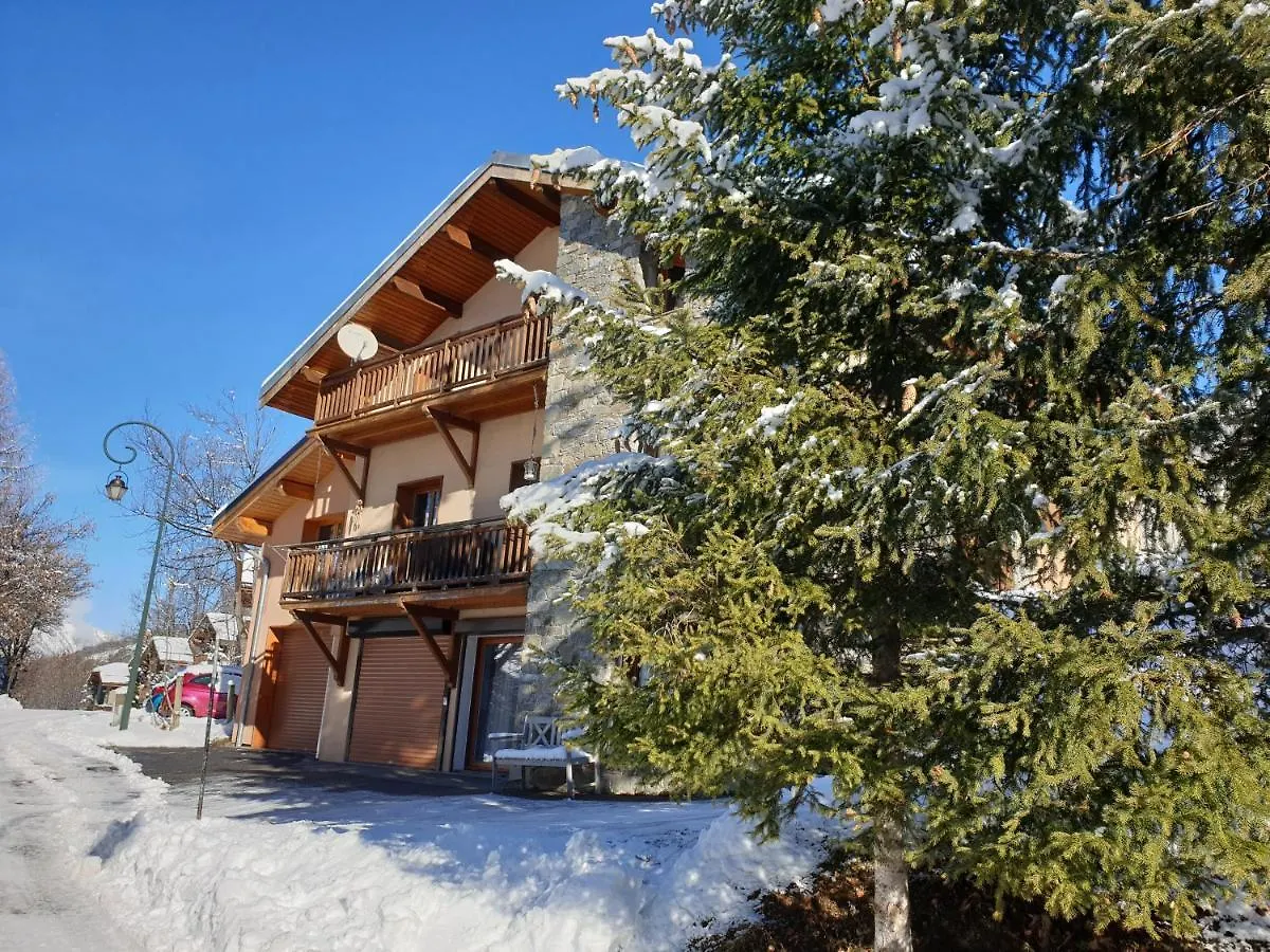Chalet Coquelicot confort cosy au coeur du village de Saint Martin Appartement